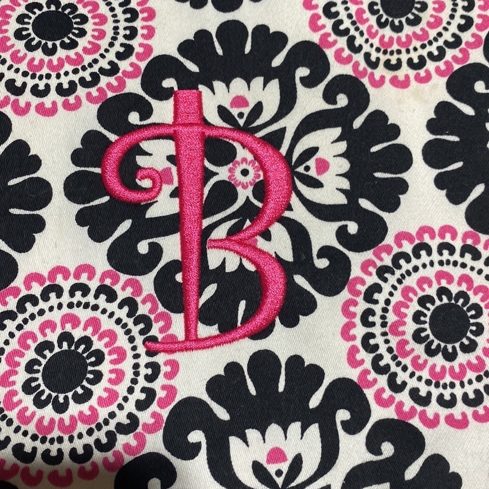 Thirty-One Black, White and Red Bag with Plastic Inside 12x9x2 Zippered​​​ - Picture 2 of 5
